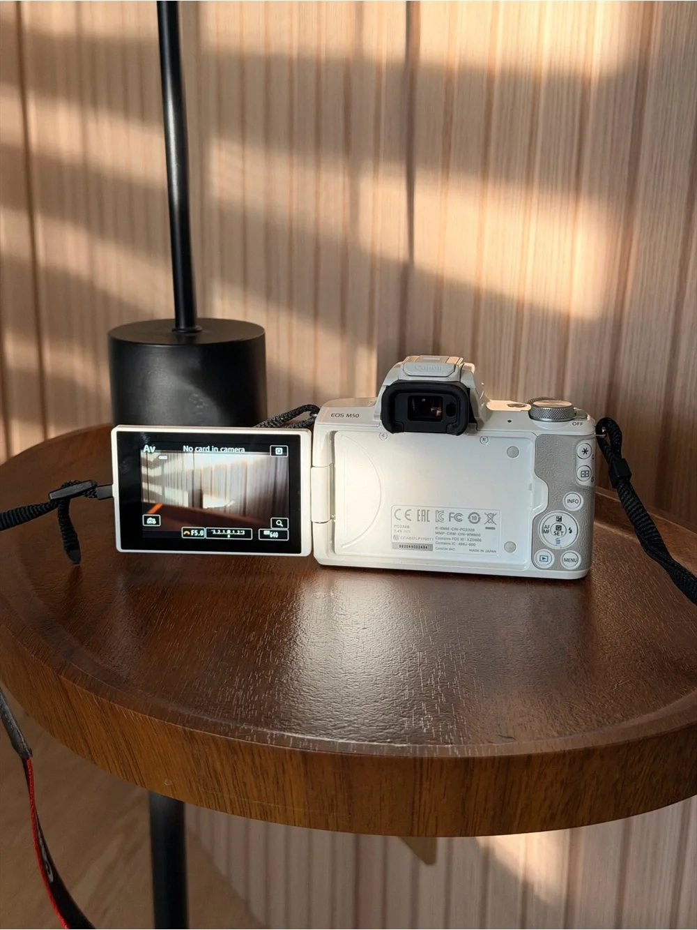 Canon EOS M50 White Vlogging Camera EF-M 15-45mm - Excellent Condition Low Use